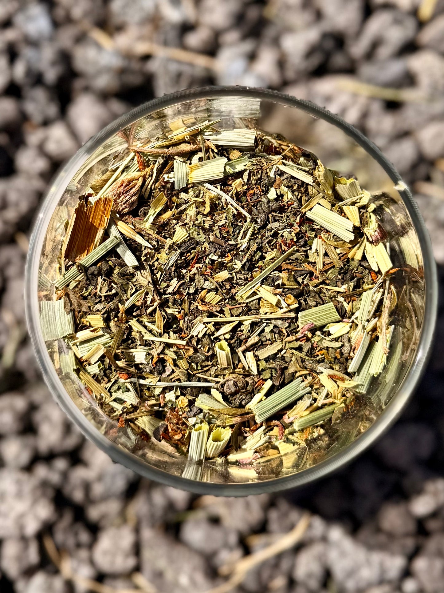 Radiant Aura: Well Tressed and Less Stressed Blend: Strong Hair, Skin & Nails, Calm Clarity, Natural Energy & Sweetness, Spirit Elevation